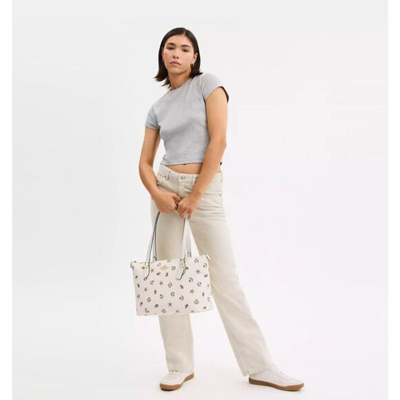 NWT Coach CBM12 Gallery Tote Bag With Shell Print In Canvas/Gold/Chalk Multi - Picture 2 of 9